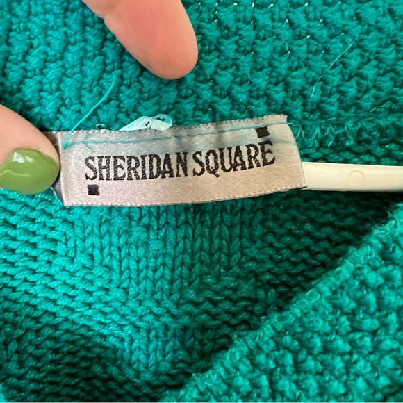 Elegant Teal V-Neck Sweater - Picture 3 of 5